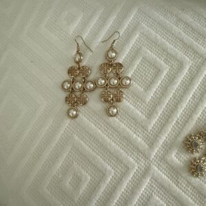 Tory Burch Elegant chandelier Gold and Pearl Drop Earrings NWOT $148